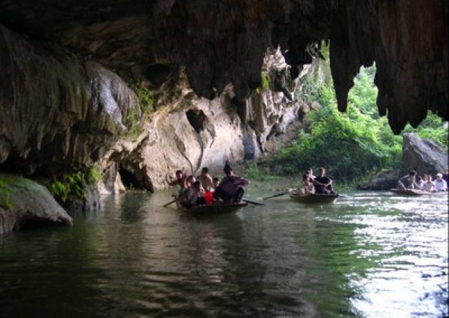 Hang Luồn Hạ Long