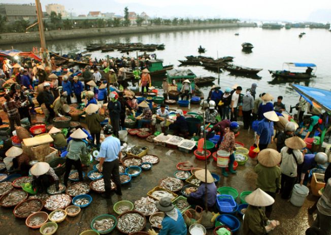 Khám phá chợ trời ở Hạ Long